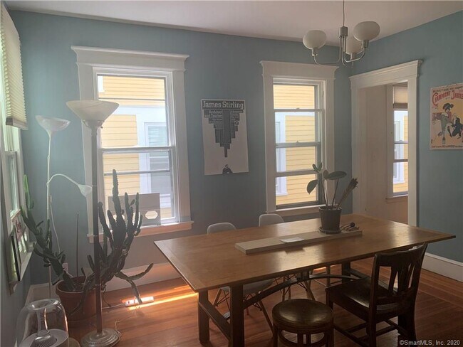 Foto del edificio - 138 Mansfield St