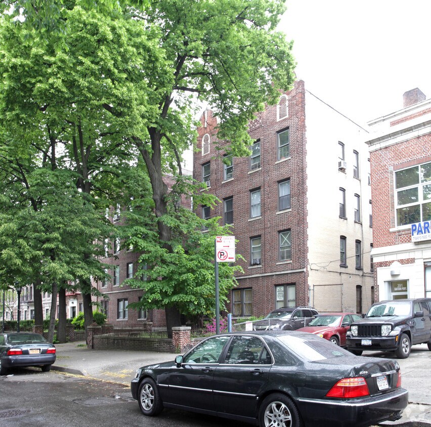 Building Photo - 387 Eastern Pky