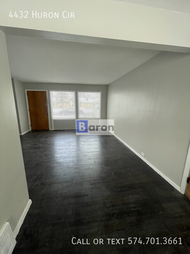 Foto del edificio - 4432 Huron Cir