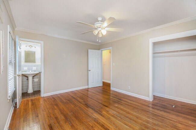 Building Photo - 3 bdrm, 2 bath home near Emory & CDC - lan...