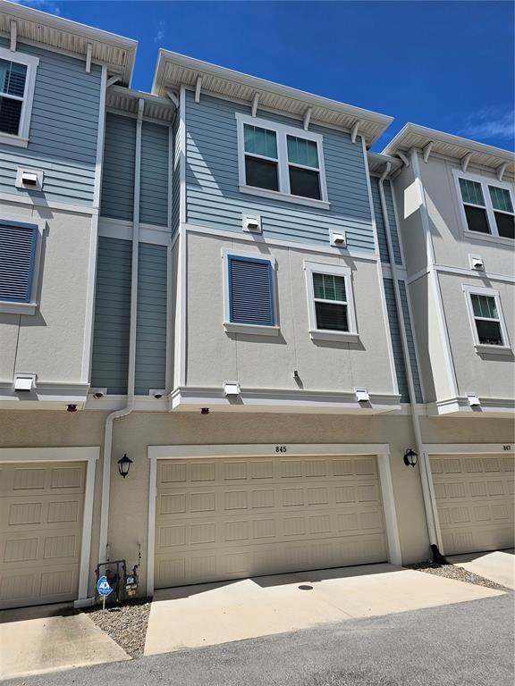 Building Photo - 845 Burlington Ave N