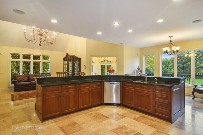 Building Photo - 20817 W High Ridge Dr