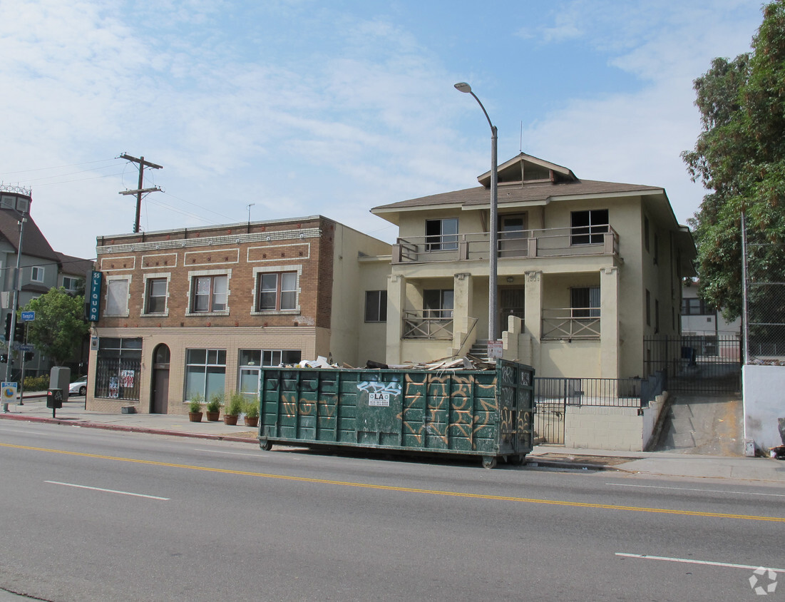 Building Photo - 1306 W Temple St