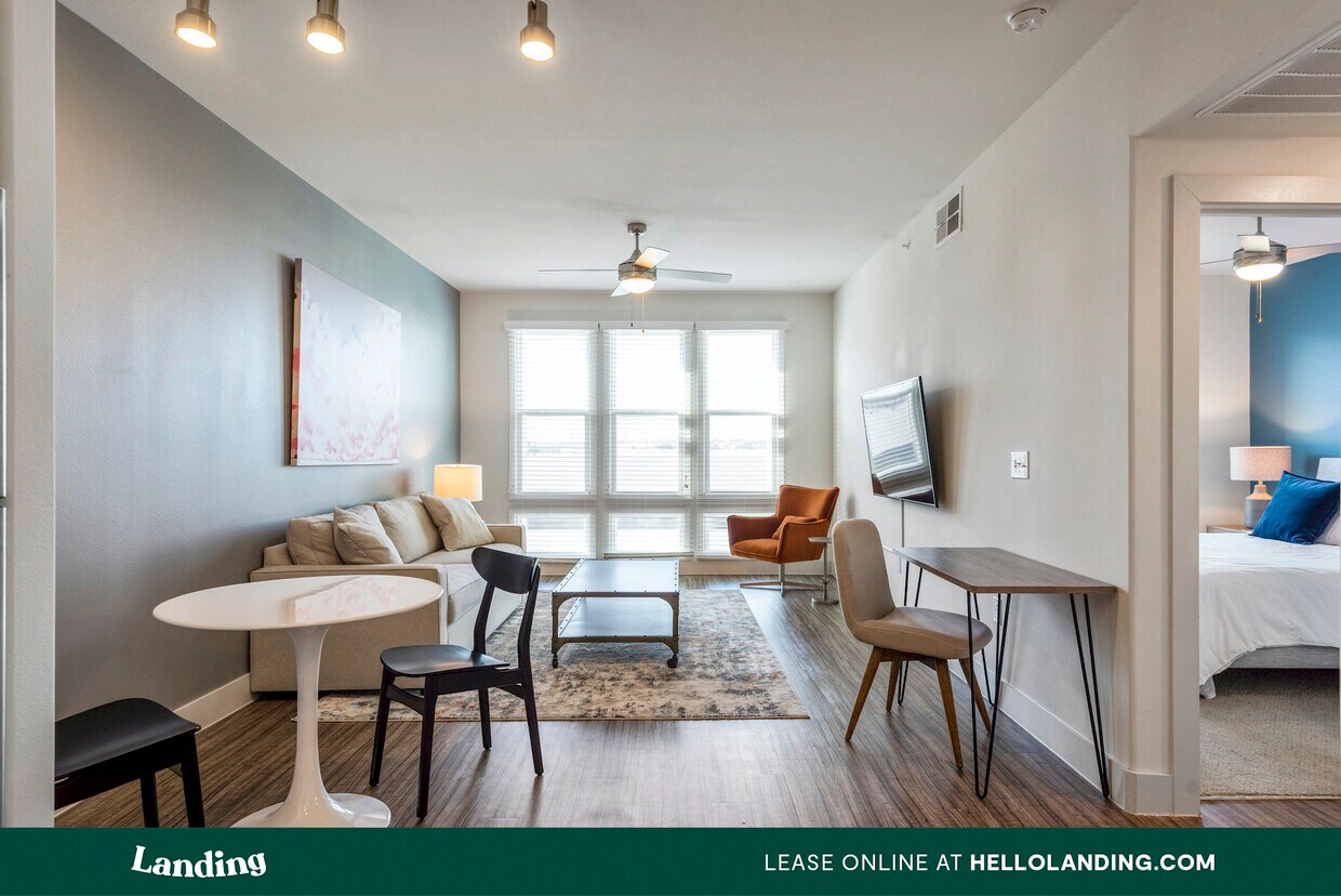 Foto principal - 11721 Domain Blvd