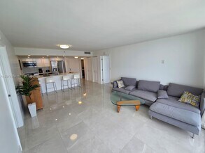 Building Photo - 7601 E Treasure Dr