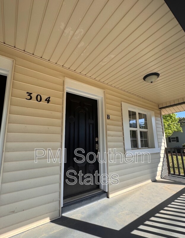 Foto del edificio - 304 N Leach St