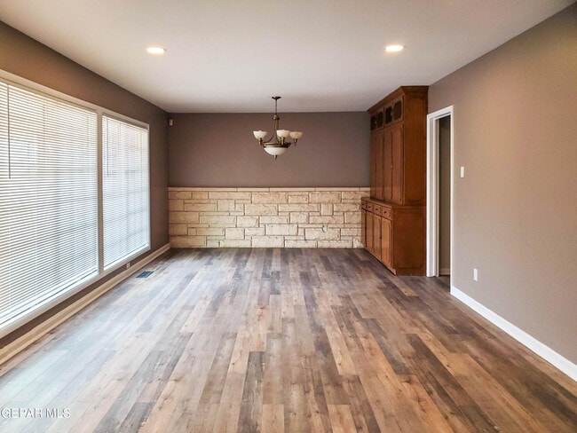 Foto del edificio - 4311 N Stanton St