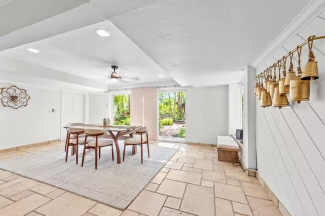 Building Photo - 2780 NE 16th St