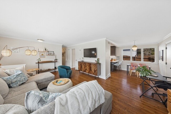 Foto del edificio - 3951 Forest Ave