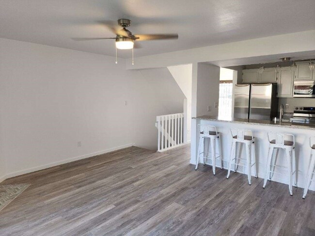 Foto del edificio - 2432 Lexington Village Ln