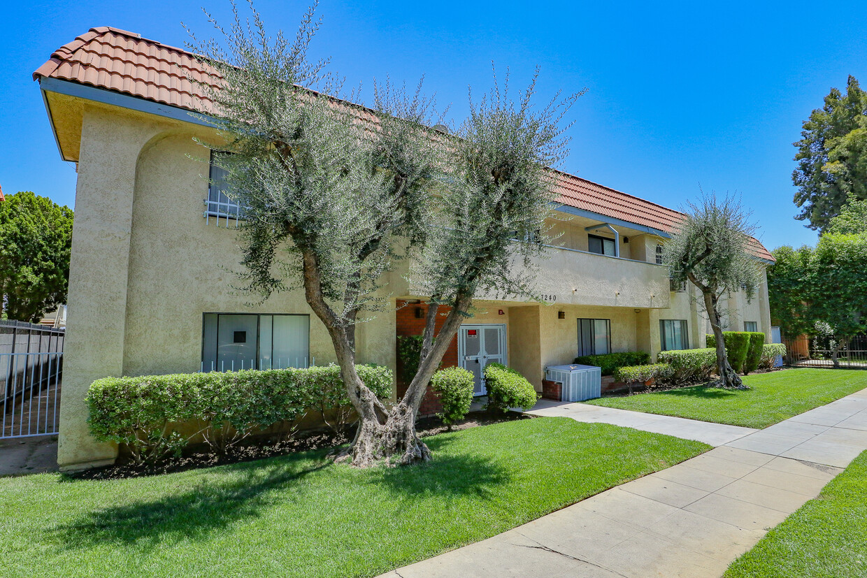 Primary Photo - Jordan Apartments