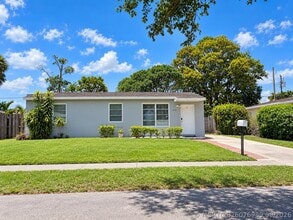 Building Photo - 1420 N 68th Terrace