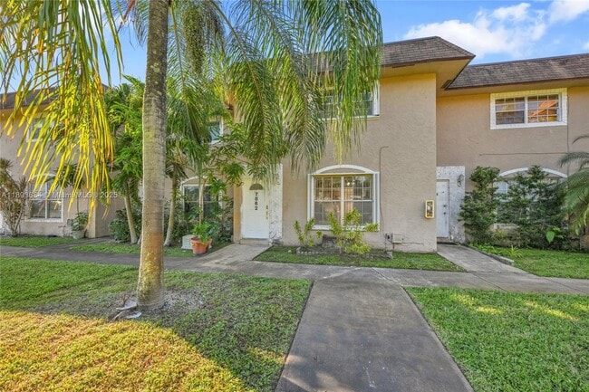 Foto del edificio - 7862 Kimberly Blvd