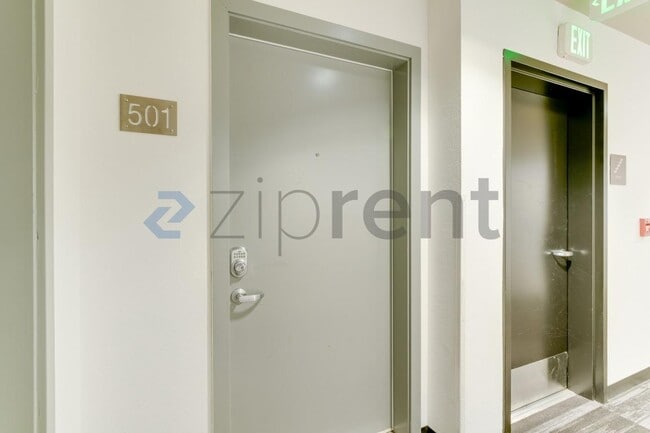 Building Photo - Unit 501