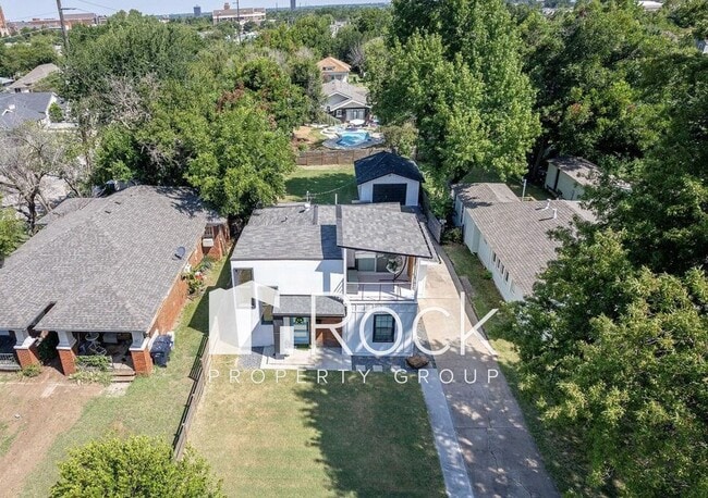 Foto del edificio - Contemporary 2 Bedroom plus Office/Bonus Room with Loft near Uptown and Plaza Districts   ~One Mo...