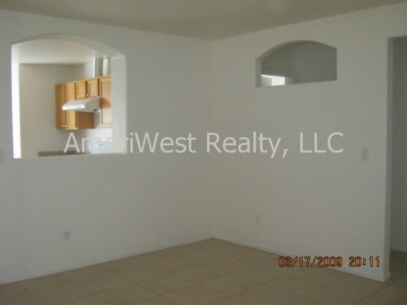 Building Photo - 1068 Silver Creek Ave