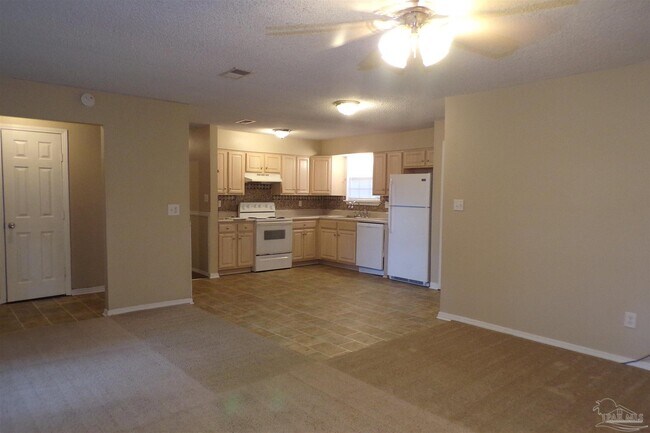 Building Photo - 3160 Palmdale Ave