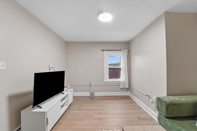 Foto del edificio - 108 Robble Ave