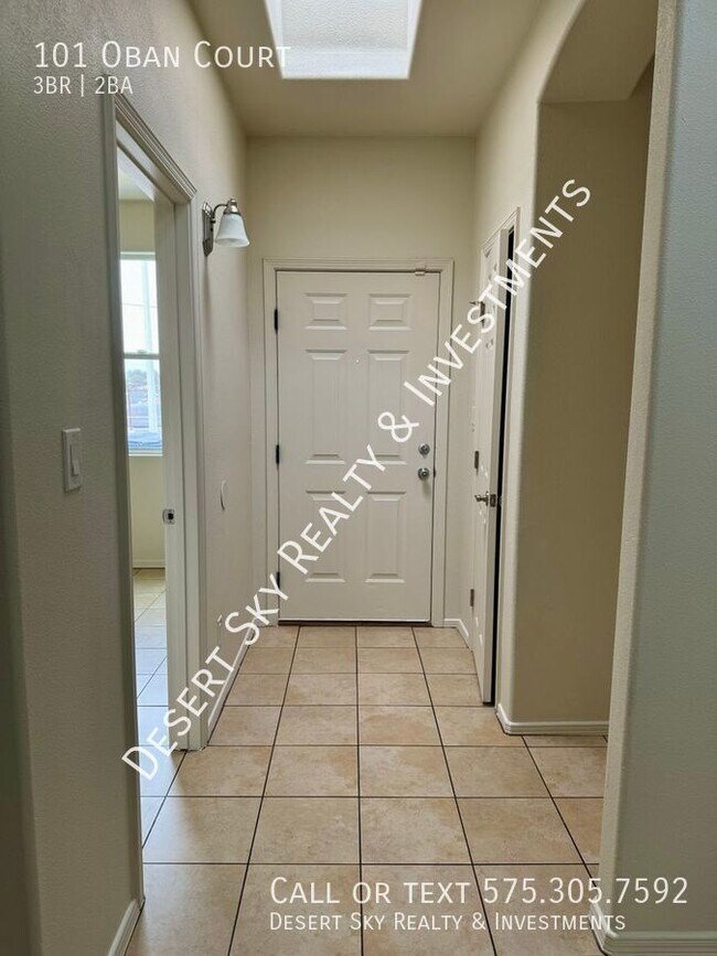 Building Photo - 3 Bedroom 2 Bathroom Townhome