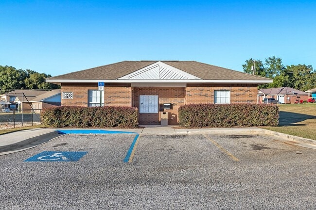 Building Photo - 22611 Mattingly St