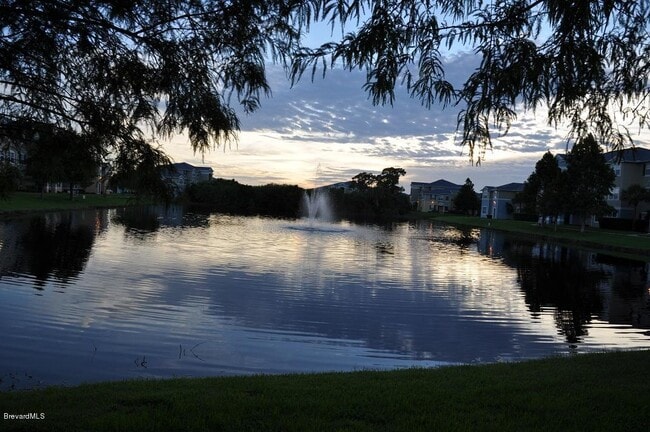 Foto del edificio - 5683 Star Rush Dr