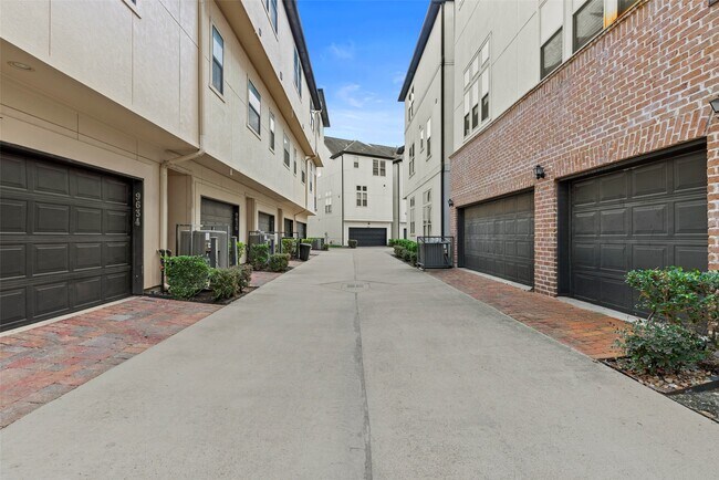 Foto del edificio - 9636 Knight Rd