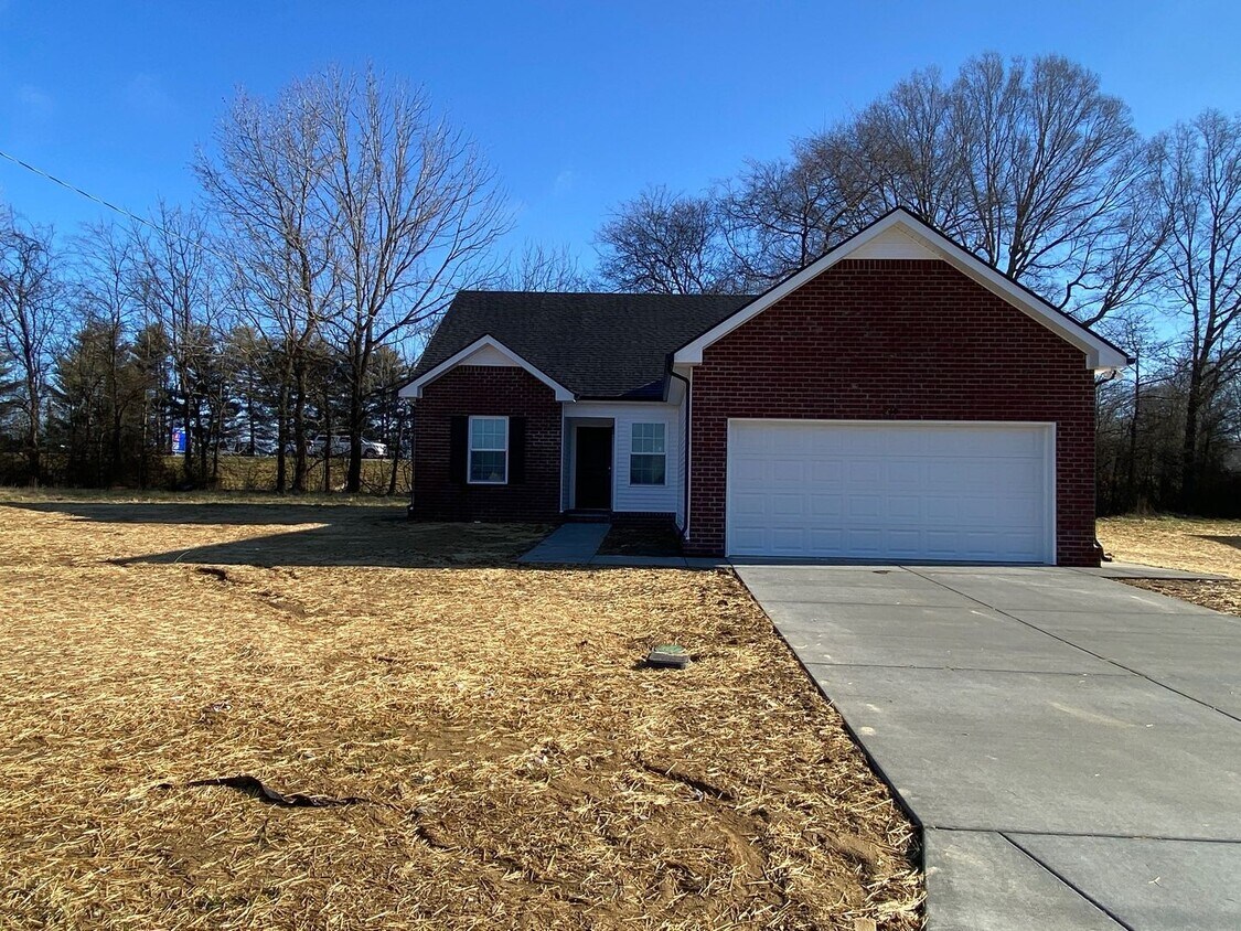 Foto principal - New 3 Bedroom 2 bath home with 2 Car Garage