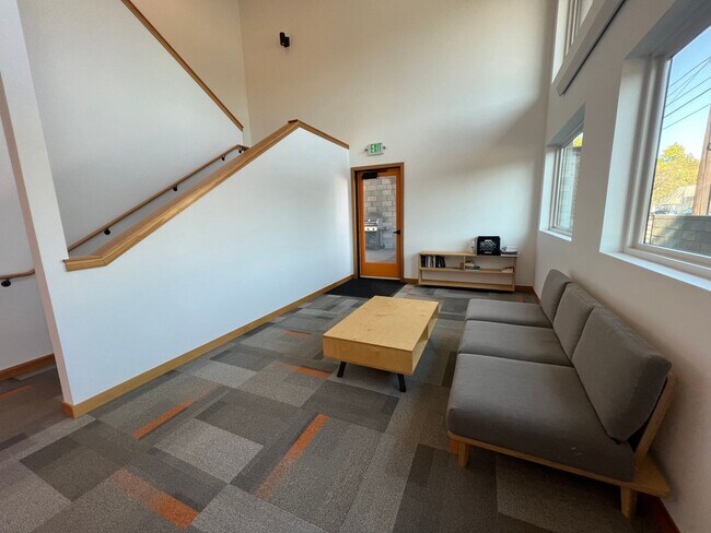 Building Photo - BH T 1801