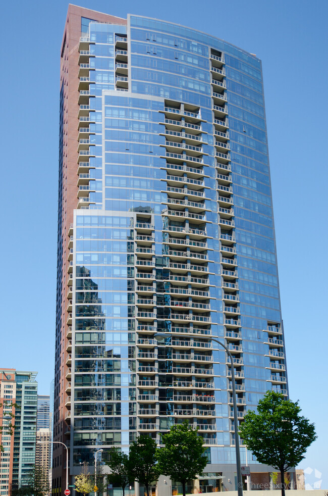 Building Photo - 450 E Waterside Dr