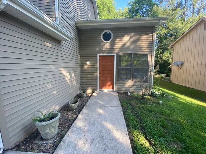 32 Cherry St, Liberty, MO 64068 Townhome Rentals in Liberty MO