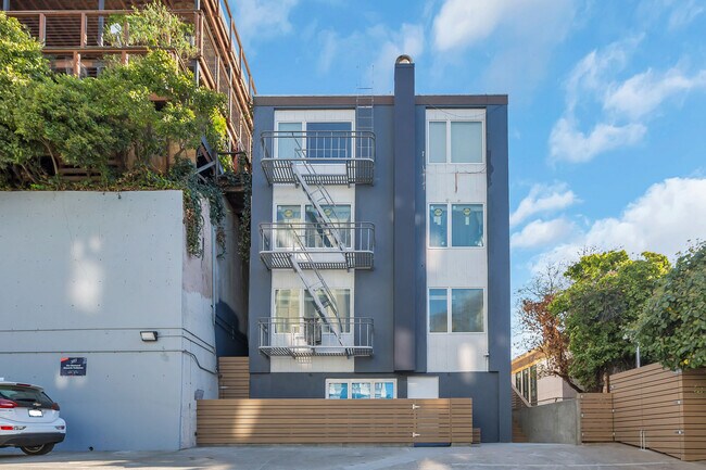 Building Photo - 1355 Lombard