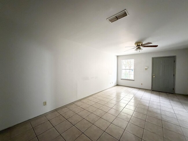 Building Photo - 507 Shiloh Dr