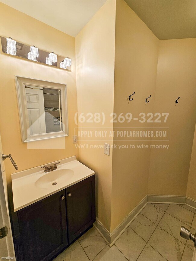 Foto del edificio - 2 br, 3 bath House - 389 W 4th Ave -