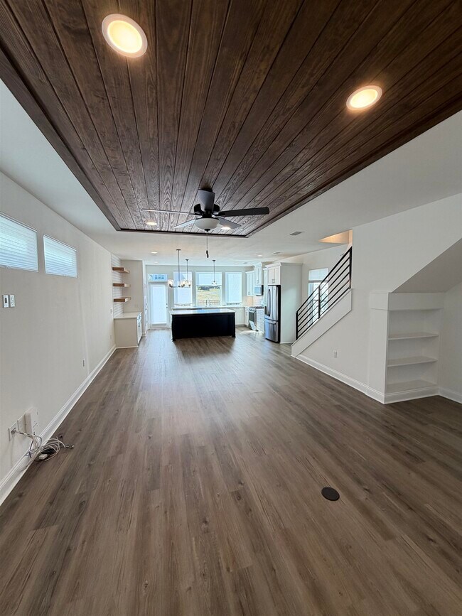 Foto del edificio - 5631 Fletcher Oaks Dr