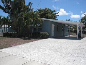 Building Photo - 3848 SW 33rd Ct
