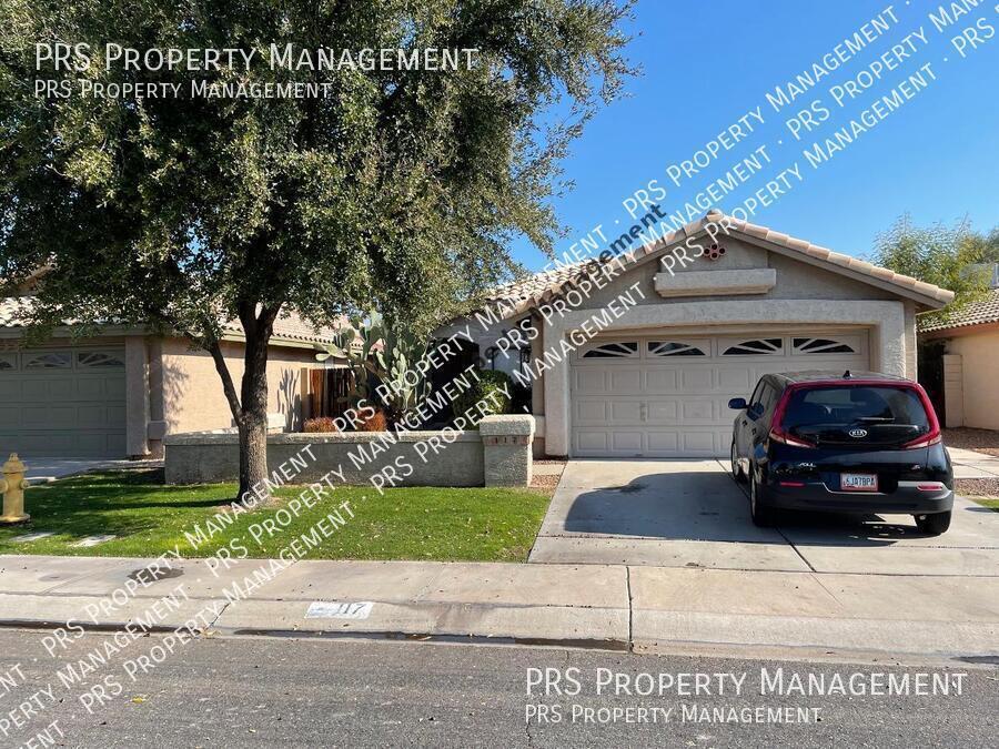Primary Photo - 117 S Crestview St
