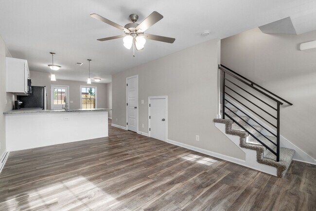 Building Photo - 2495 Rollow Ln