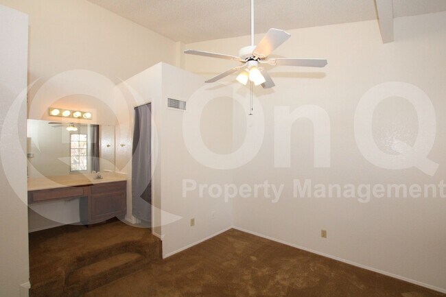 Building Photo - 625 S Westwood
