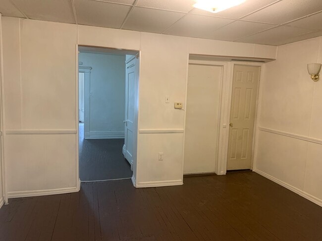 Foto del edificio - 1st Floor 1 Bedroom Apartment-York City SD