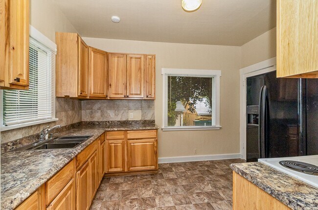 Foto del edificio - 2310 Rainier-3 Units