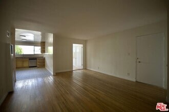 Building Photo - 1233 Barry Ave
