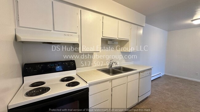 Photo - 1016 E. Greenlawn-7 Apartment