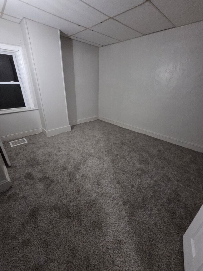 Foto del edificio - 2 Bedroom House w/ washer and dryer hook up