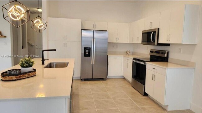 Building Photo - 5736 Cassidy Ln