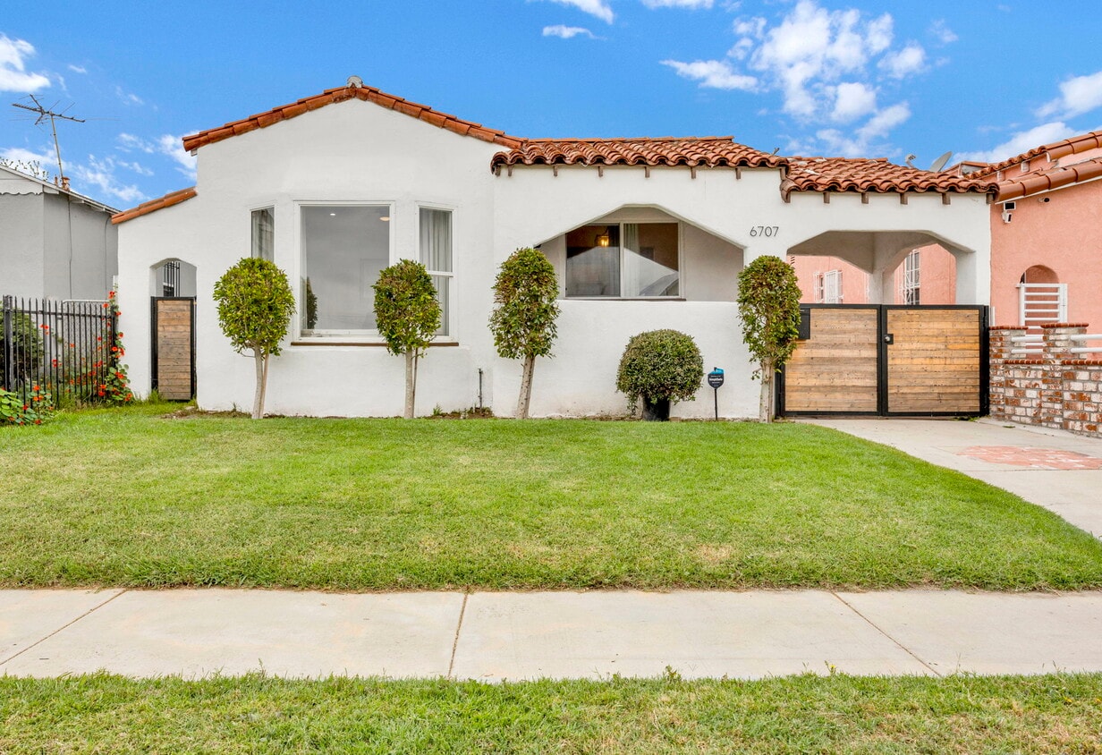 Foto principal - 6707 4th Ave
