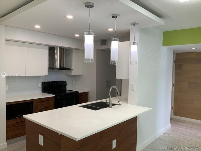 Building Photo - 6777 Heritage Grande