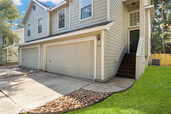 Building Photo - 122 S Walden Elms Cir