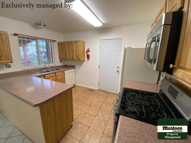 Foto del edificio - Beautiful 4 bedroom home in 80916! Pet Friendly!