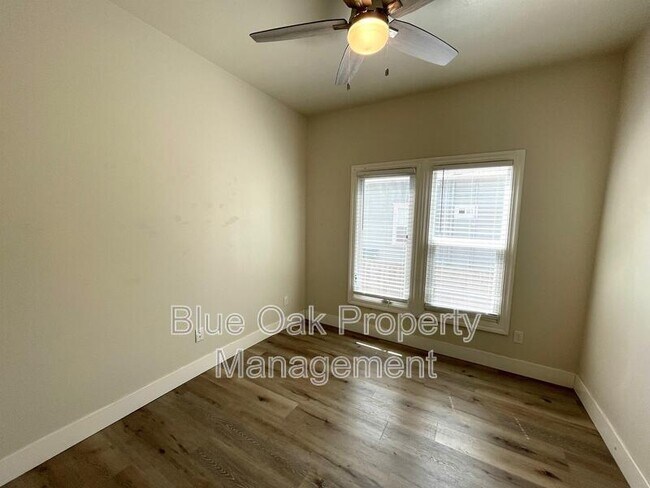 Foto del edificio - 330 Oak St