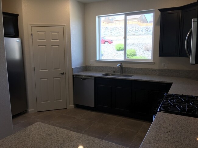 Building Photo - Luxury Townhouse - North McCarran